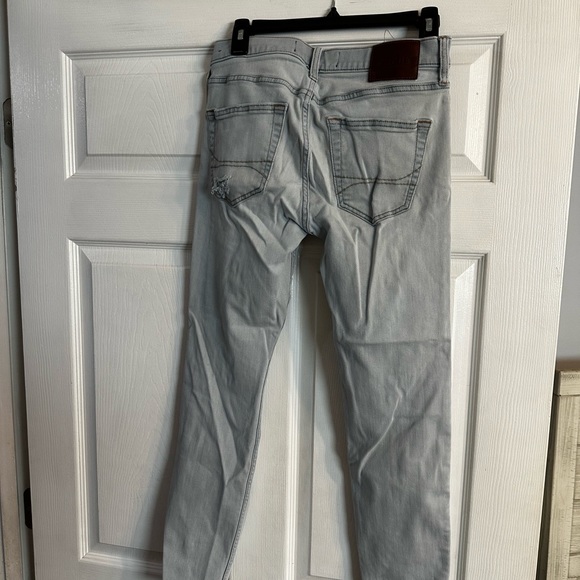 Hollister Men’s Distressed Jeans - Picture 4 of 4